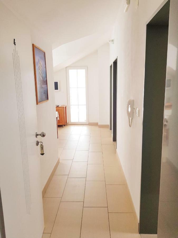 Apartments Palaca Sunca Srima Eksteriør billede